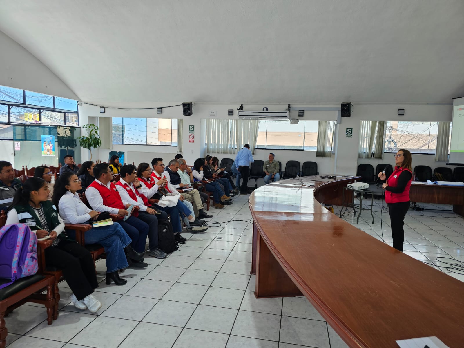 MINAM y municipalidades de Arequipa fortalecen capacidades para mejorar la gestión de residuos sólidos