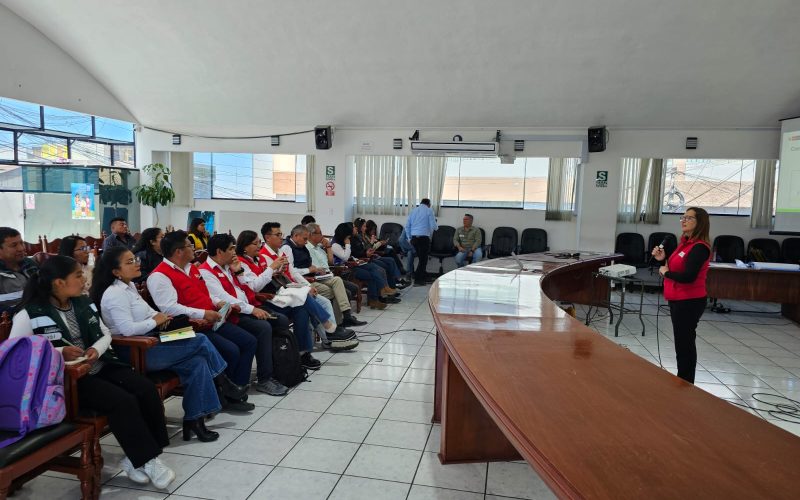 MINAM y municipalidades de Arequipa fortalecen capacidades para mejorar la gestión de residuos sólidos